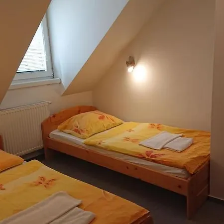 Penzion pod Vlkolíncom Penzión pre hostí